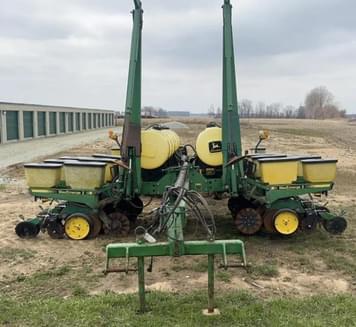 Main image John Deere 7200